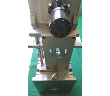 Unscrew Mould